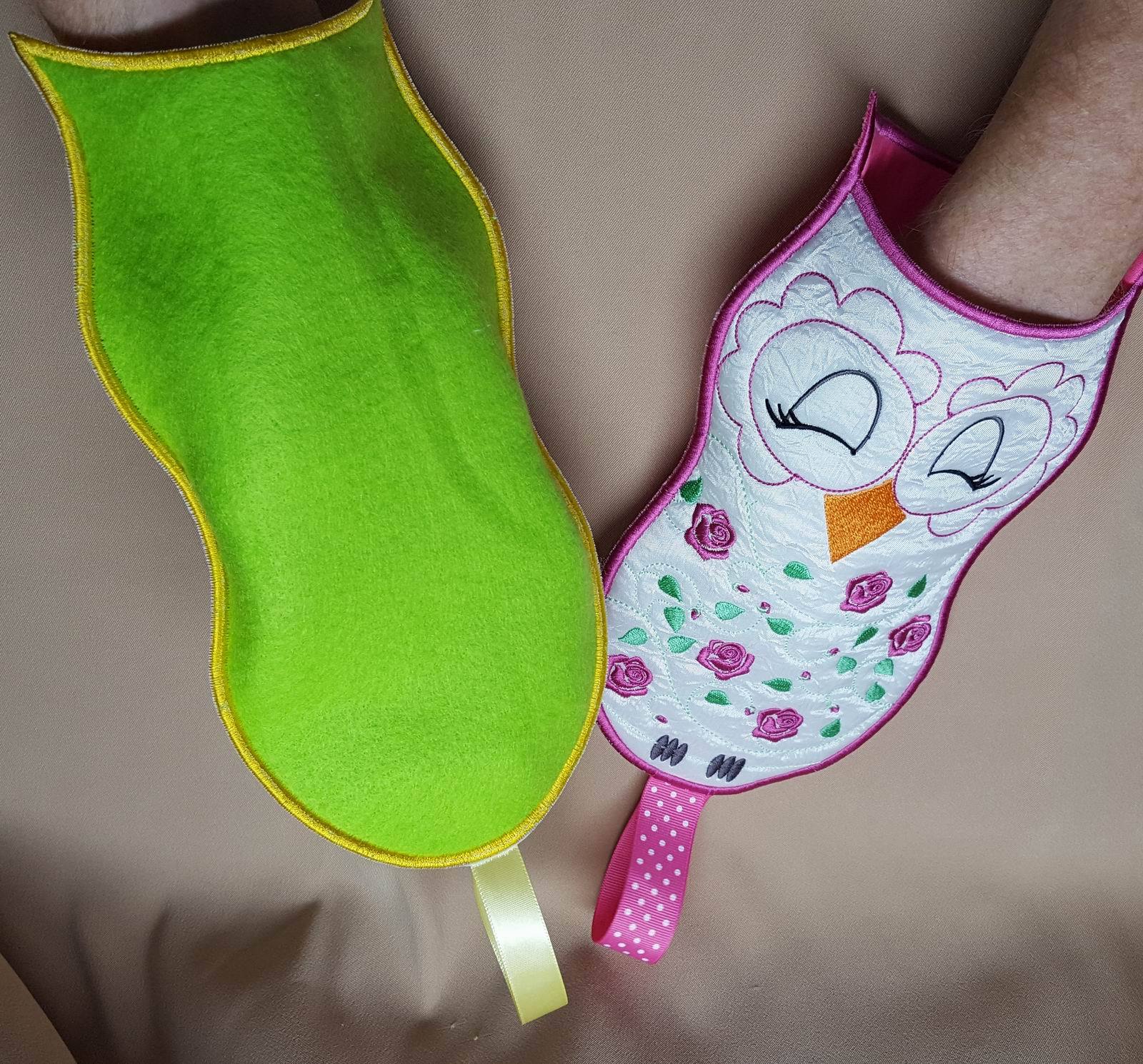 In the Hoop Rosette Owl Oven Gloves - aStitch aHalf