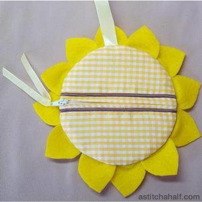 Sunflower Bag with ITH Zipper - aStitch aHalf