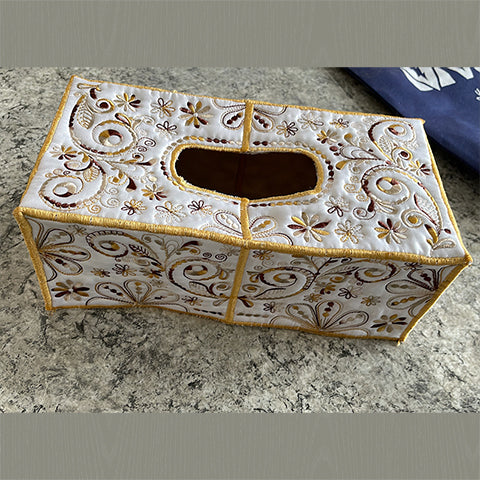 Customer project: Lidia made this Forest Song Tissue Box Cover