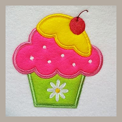 Cute Cupcake Applique Tutorial is the ideal Beginners project to start your journey in Applique. at astitchahalf.net
