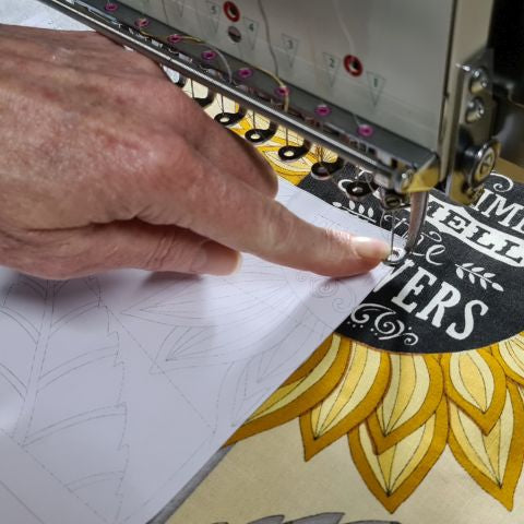 How to: Complete the Bee Grateful Printed Panel by Annemarie