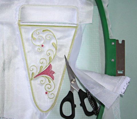 How To:  Make IN-THE-HOOP Scissor Pockets
