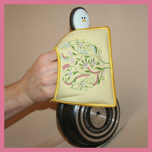 Tina s Oven Glove and Pot Holders