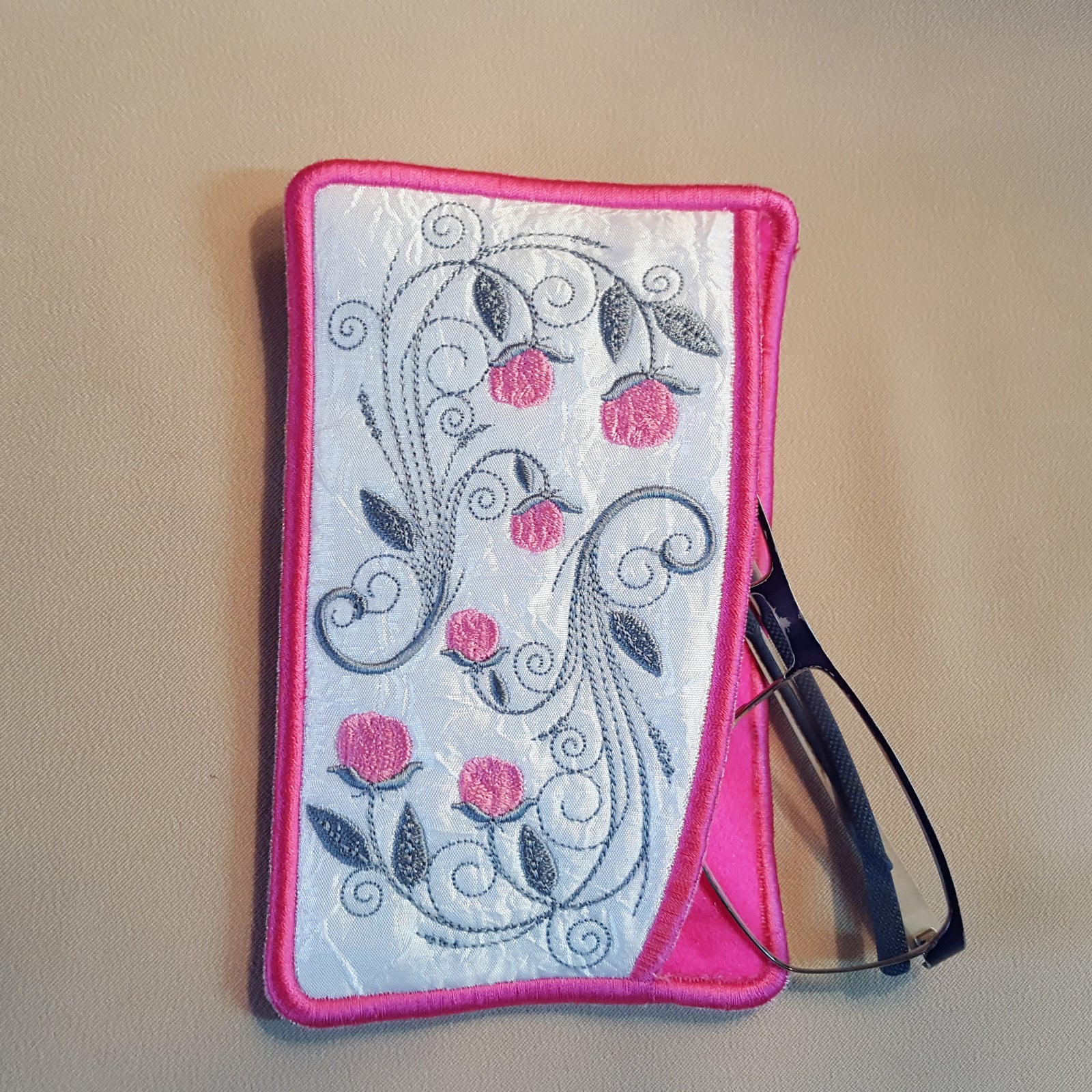 Ring of Roses Eyeglass Case