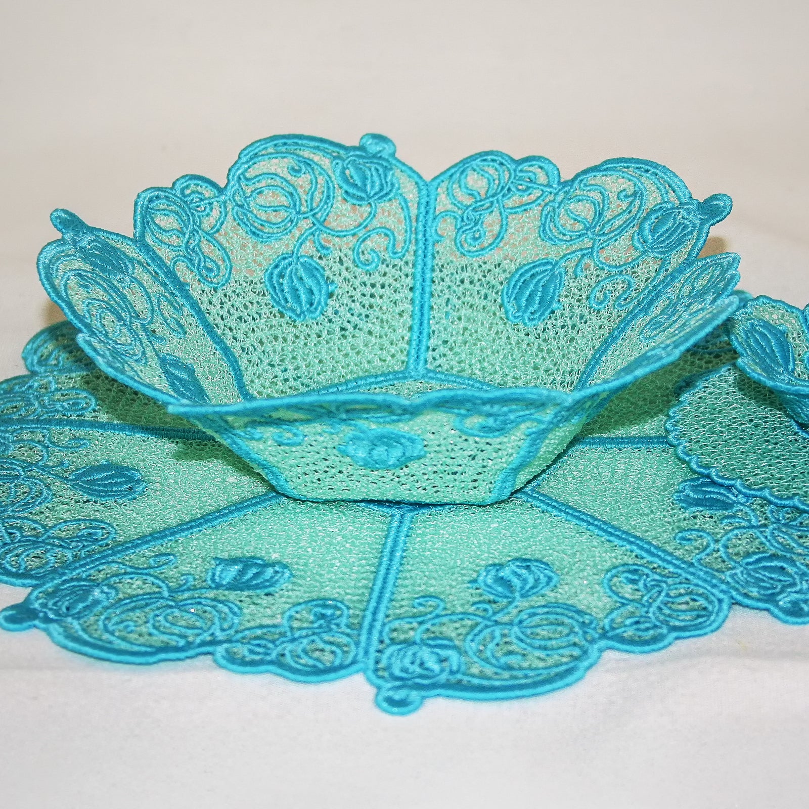 Freestanding Lace Trio Bowl Bundle