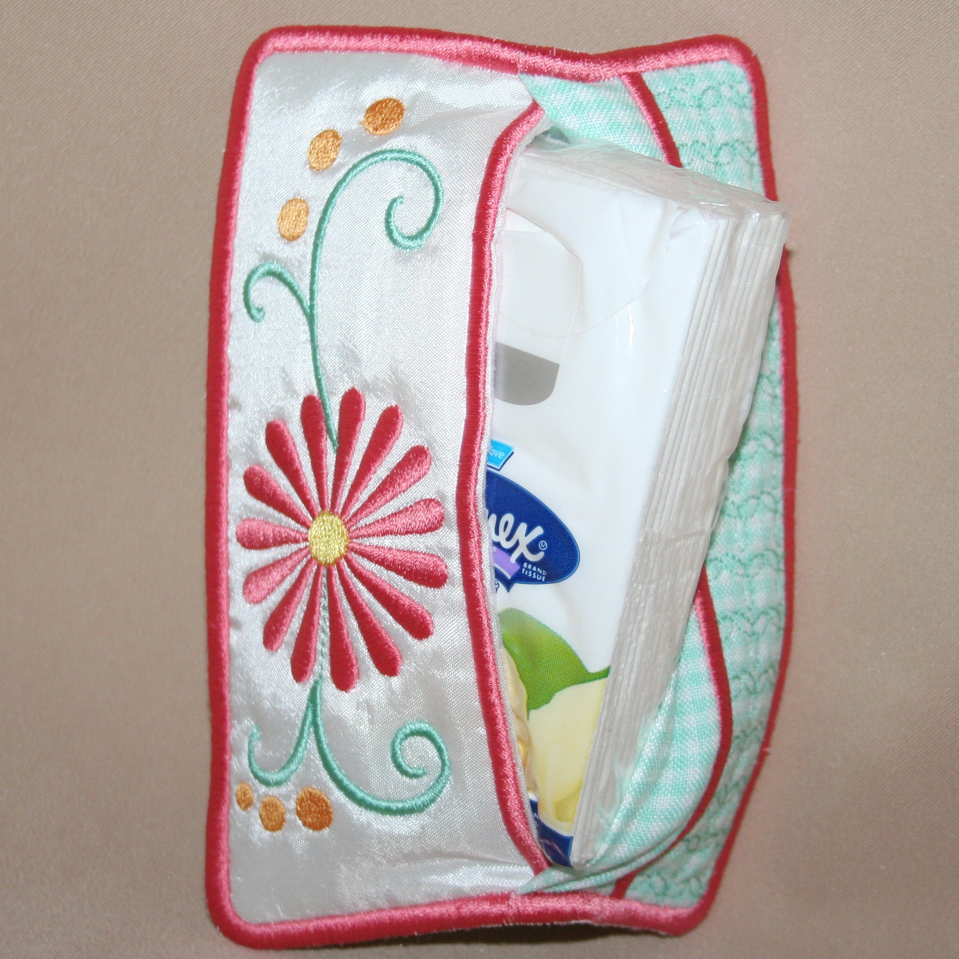 Daisy Tissue Pocket