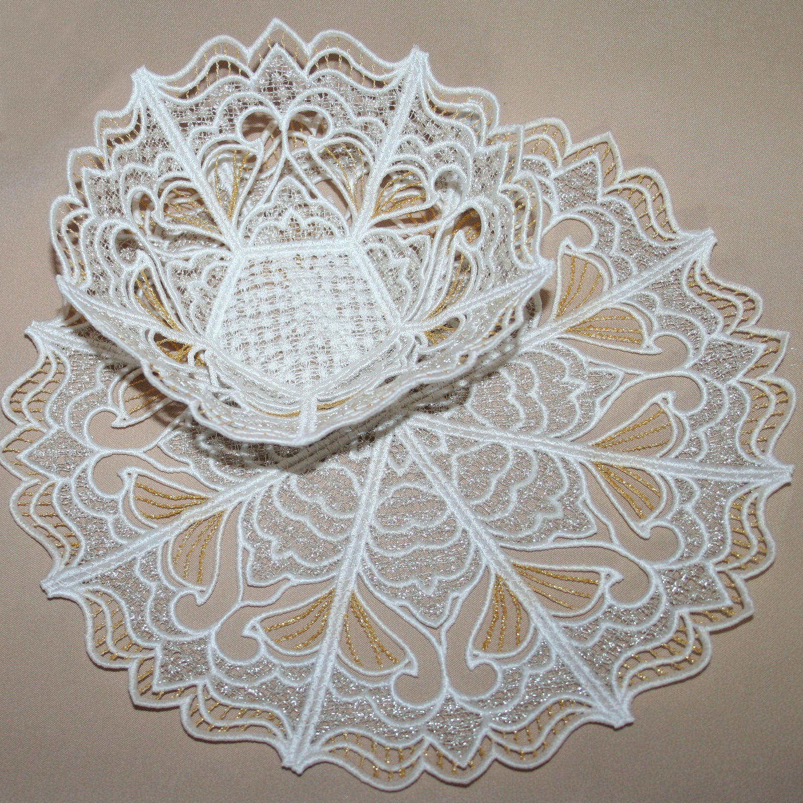 Freestanding Lace Bowl and Doily