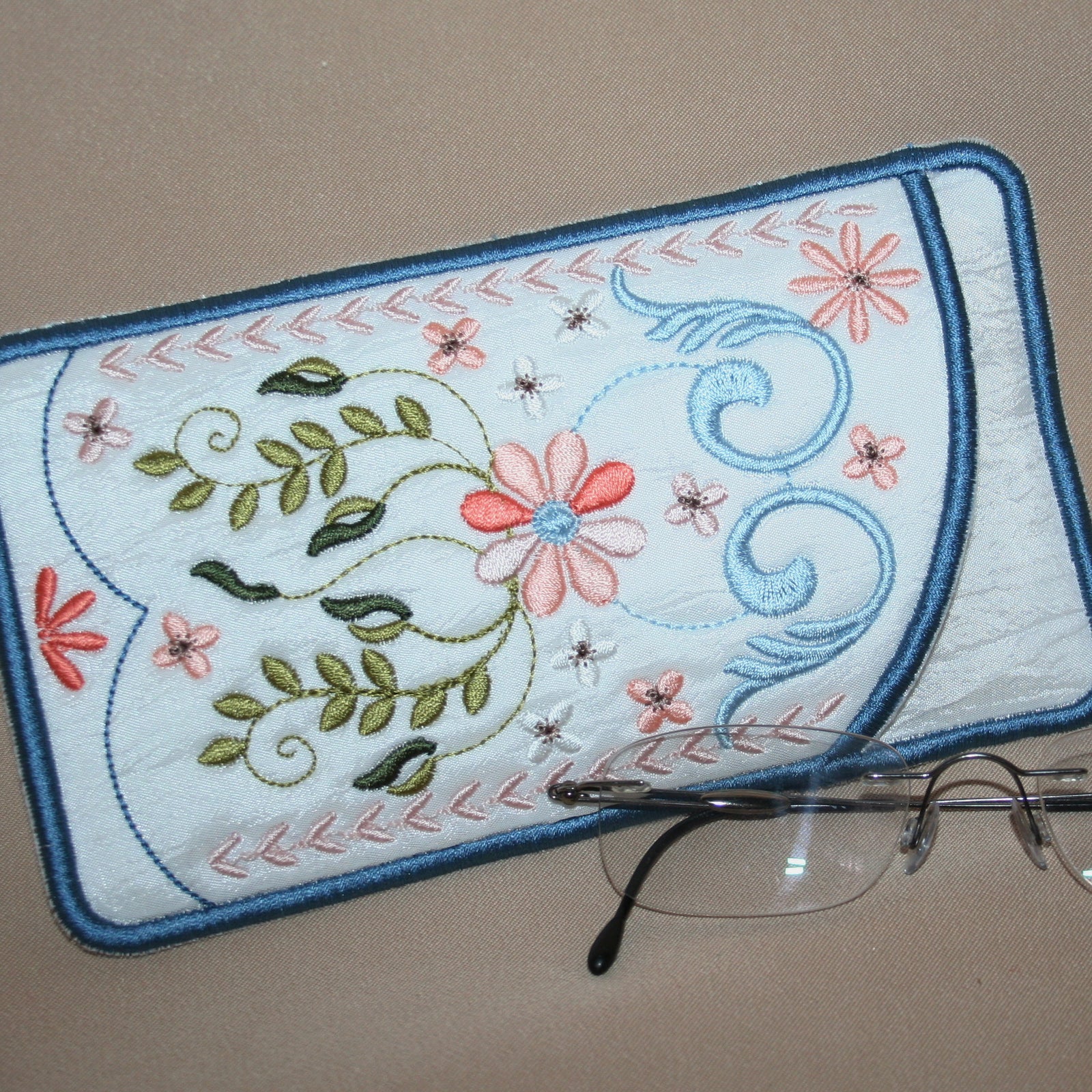 Signature Eyeglass Case