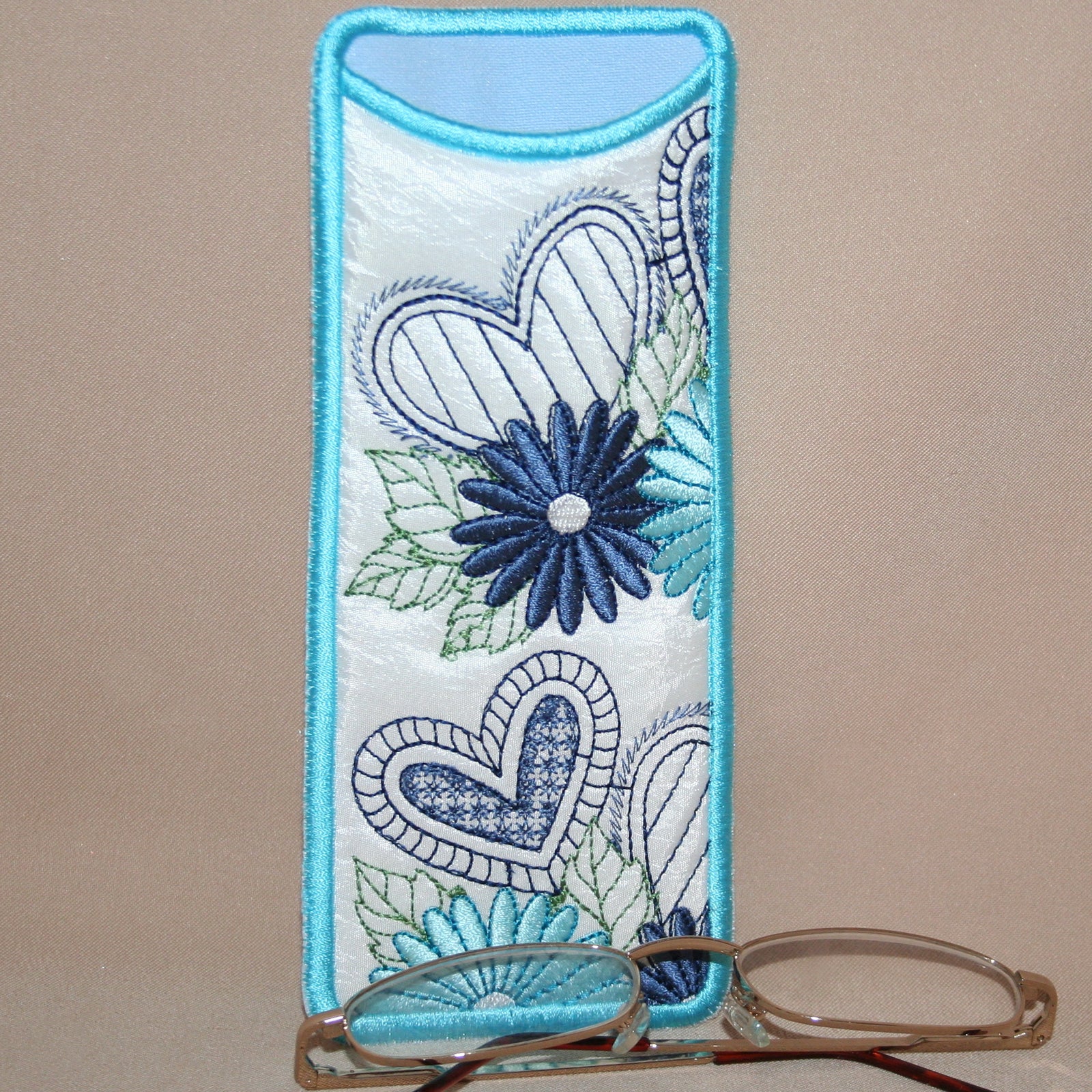 Daisy Hearts Eyeglass Cases