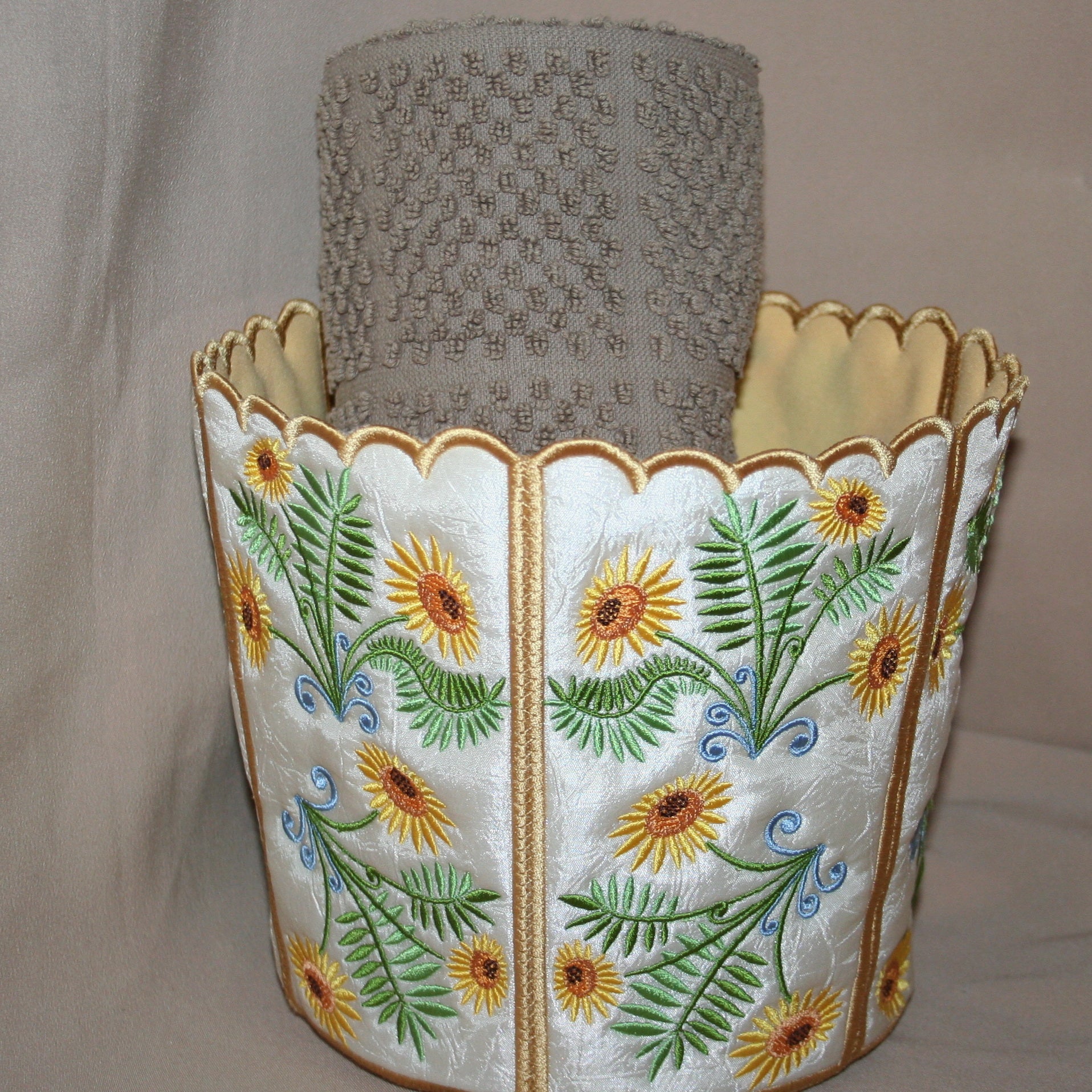 Sunflower Bucket Bin