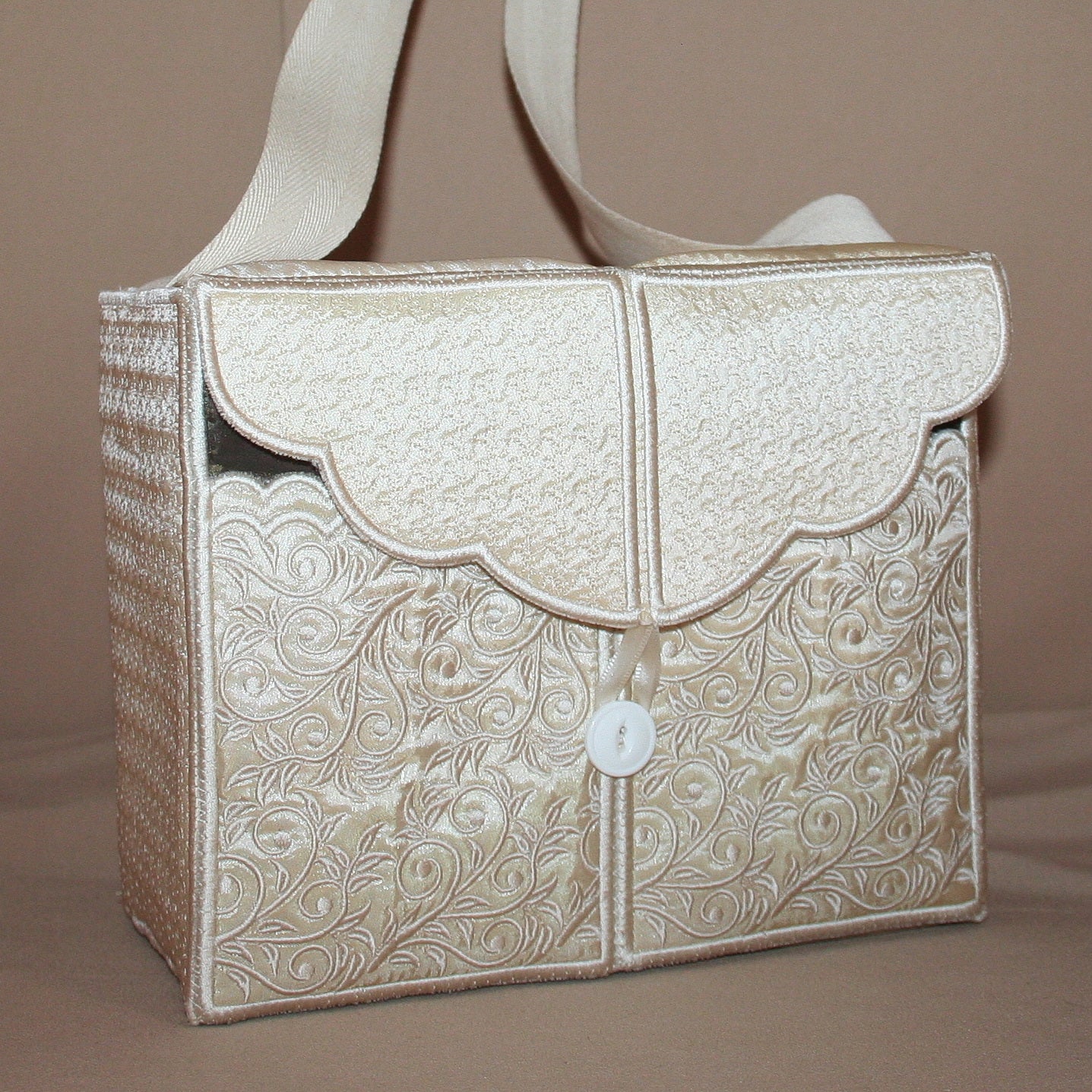 Classic Foliage Tote