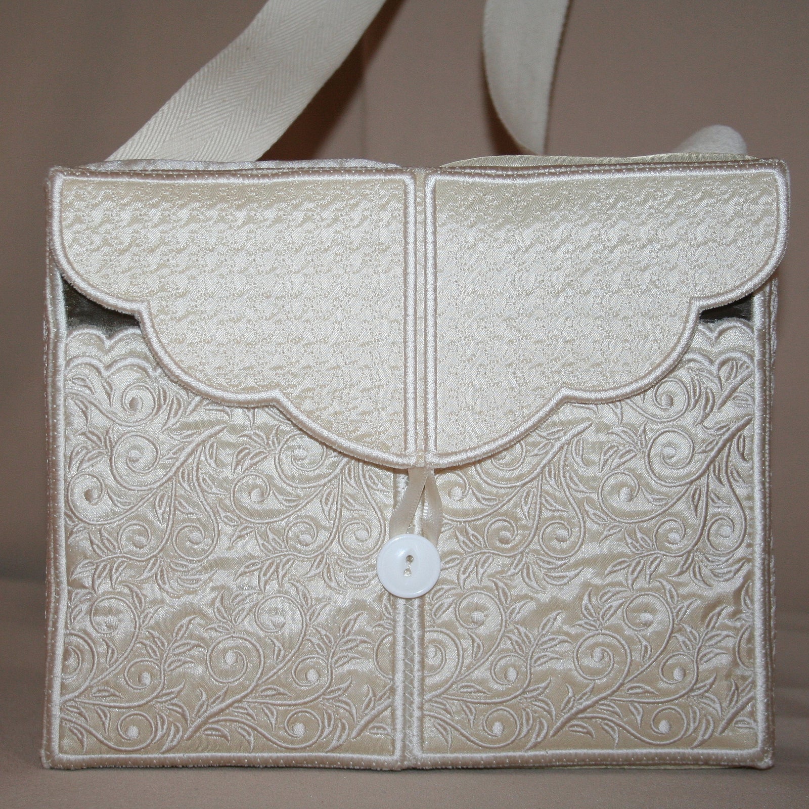 Classic Foliage Tote