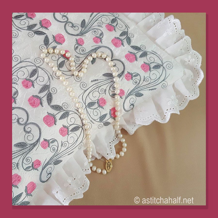 Ring of Roses Pillow Quilt Collection