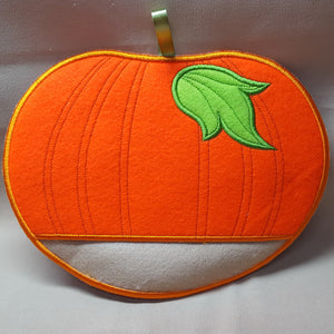Pretty Pumpkin Oven Mitt In the hoop