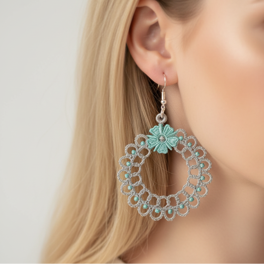 Freestanding Lace Mia Earrings
