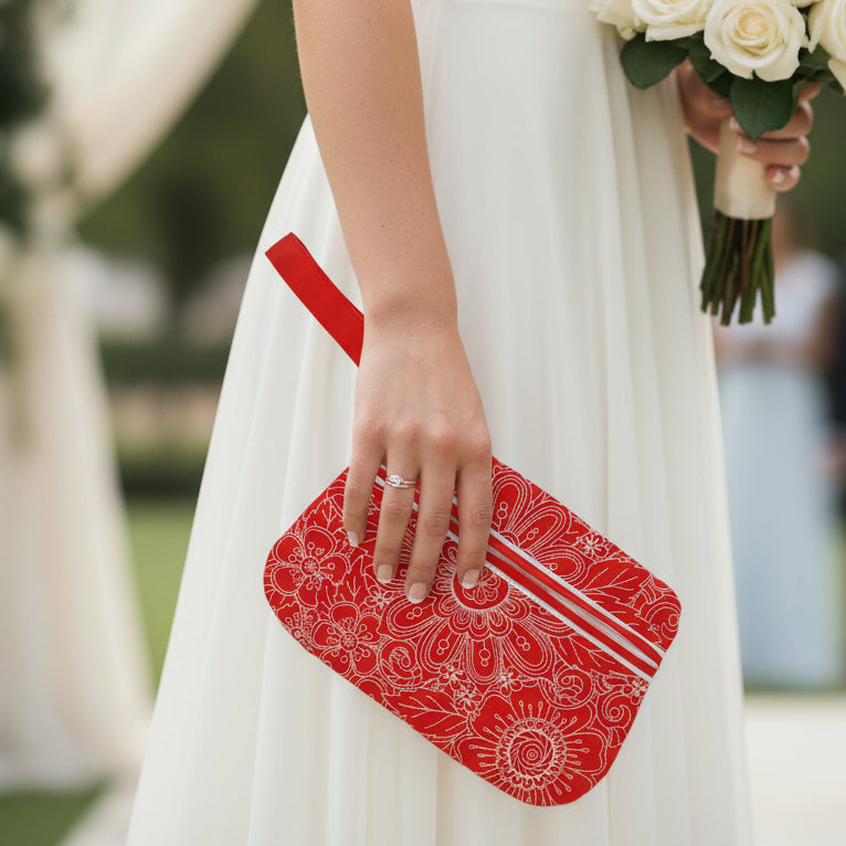Peekaboo Wrist Clutch Purse