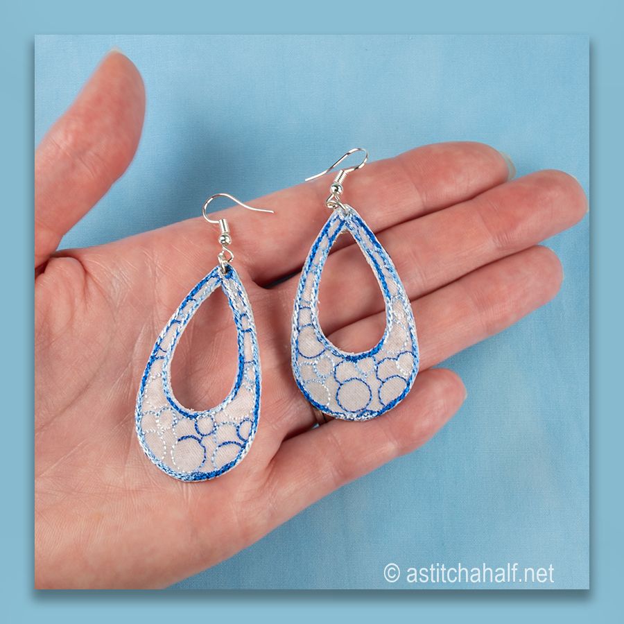 Snowballs Earrings