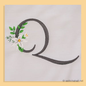 Snow Bouquet Letter Q