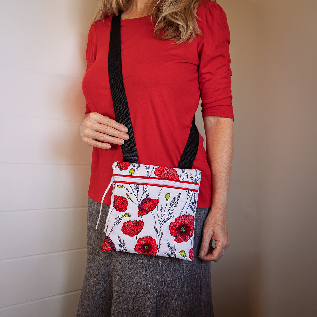 Poppy Kisses ITH Zipperbag