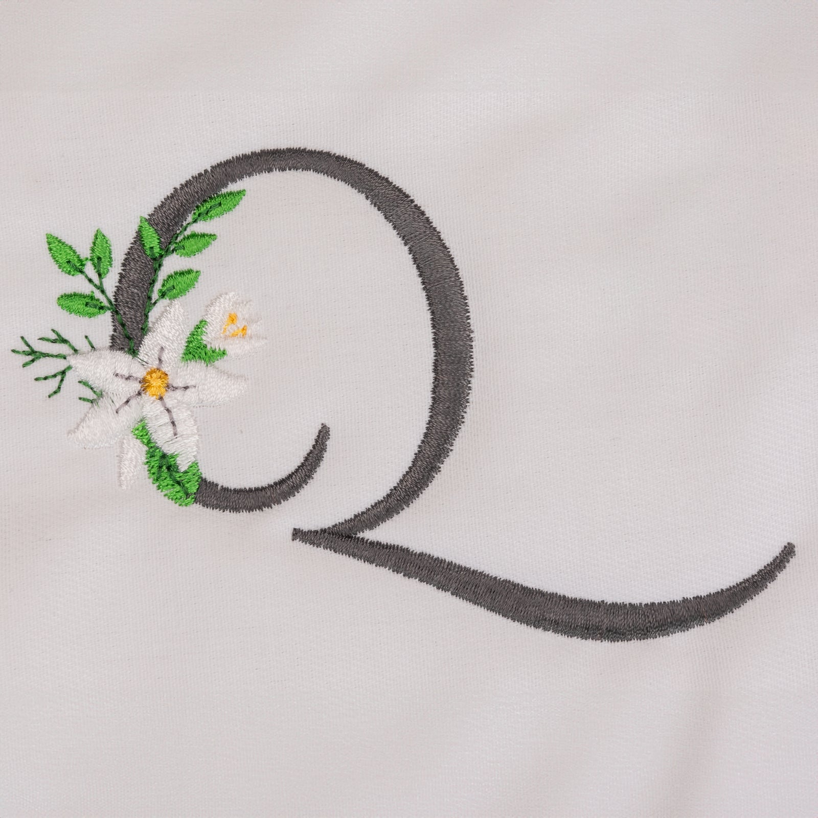 Snow Bouquet Letter Q
