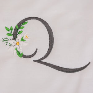 Snow Bouquet Letter Q