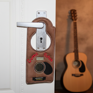 Strings door hanger