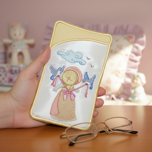 Nature Miss Bonnet Eyeglass Cases