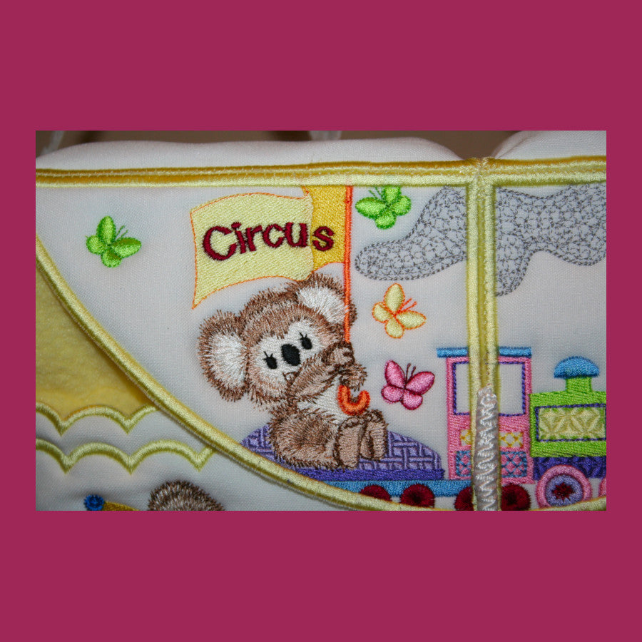 Fuzzy Tote 08 at the Circus - a-stitch-a-half