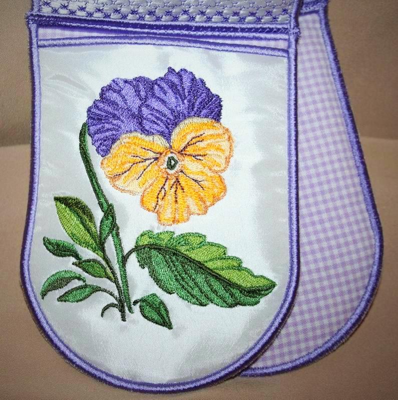 Pansy BBQ Mitt - a-stitch-a-half
