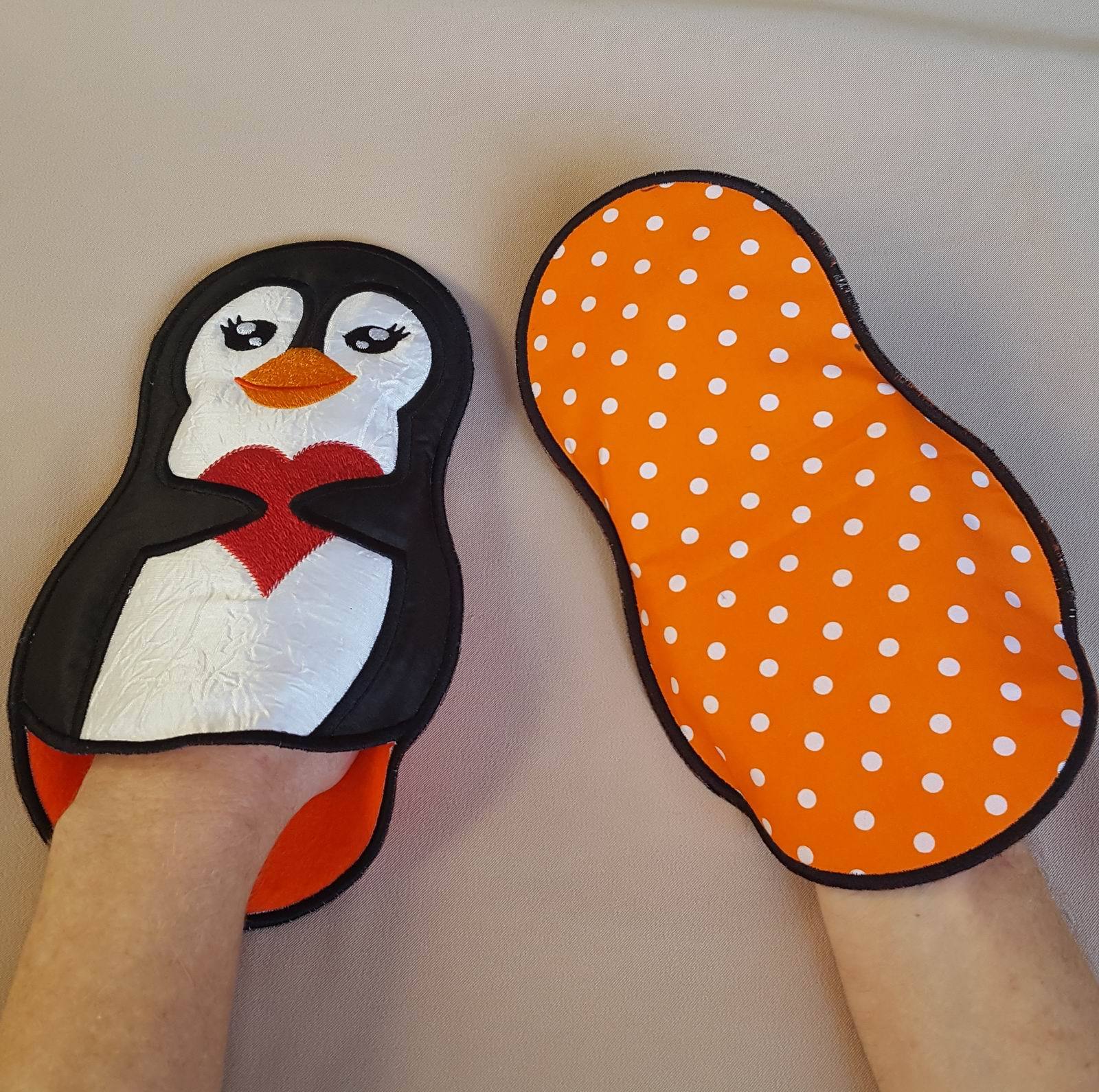 ITH Baby Penguin Oven Mitt - aStitch aHalf