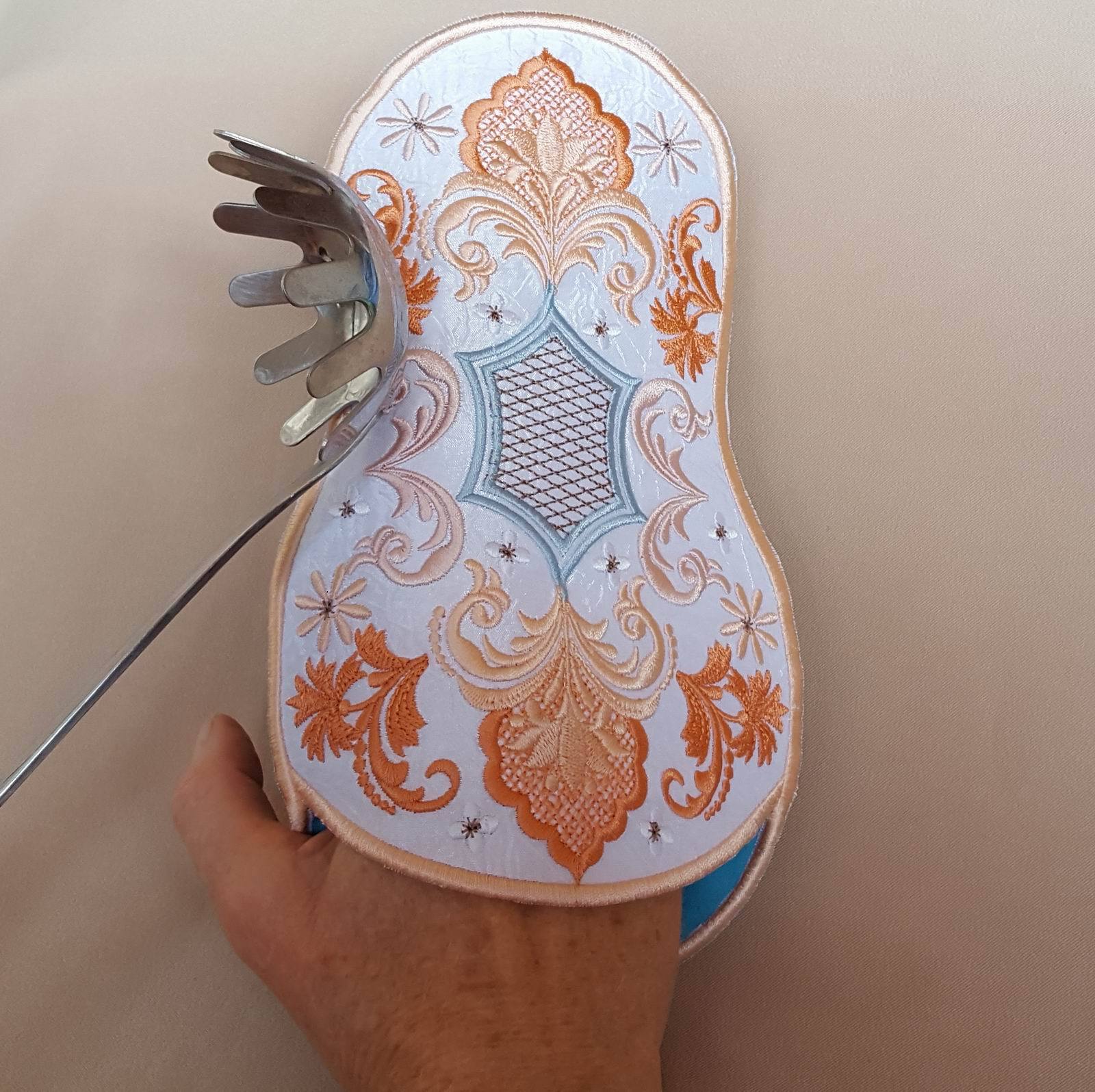 Timeless Era Oven Mitt - aStitch aHalf