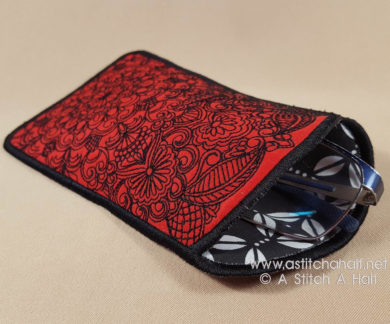 Spectacular Oasis Eyeglasses Case - a-stitch-a-half