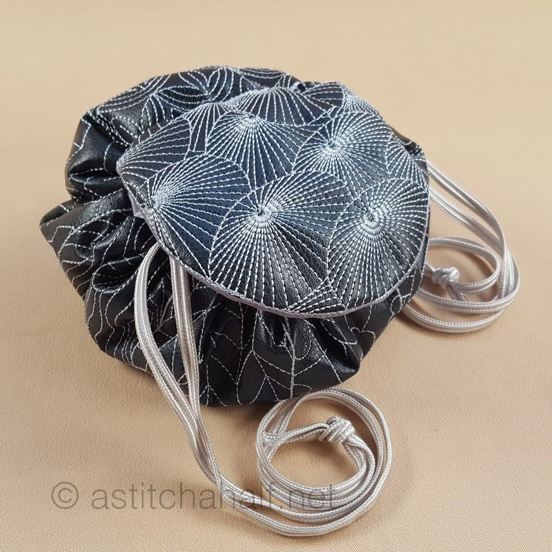 Japanese Parasols Jewelry Circle Bag