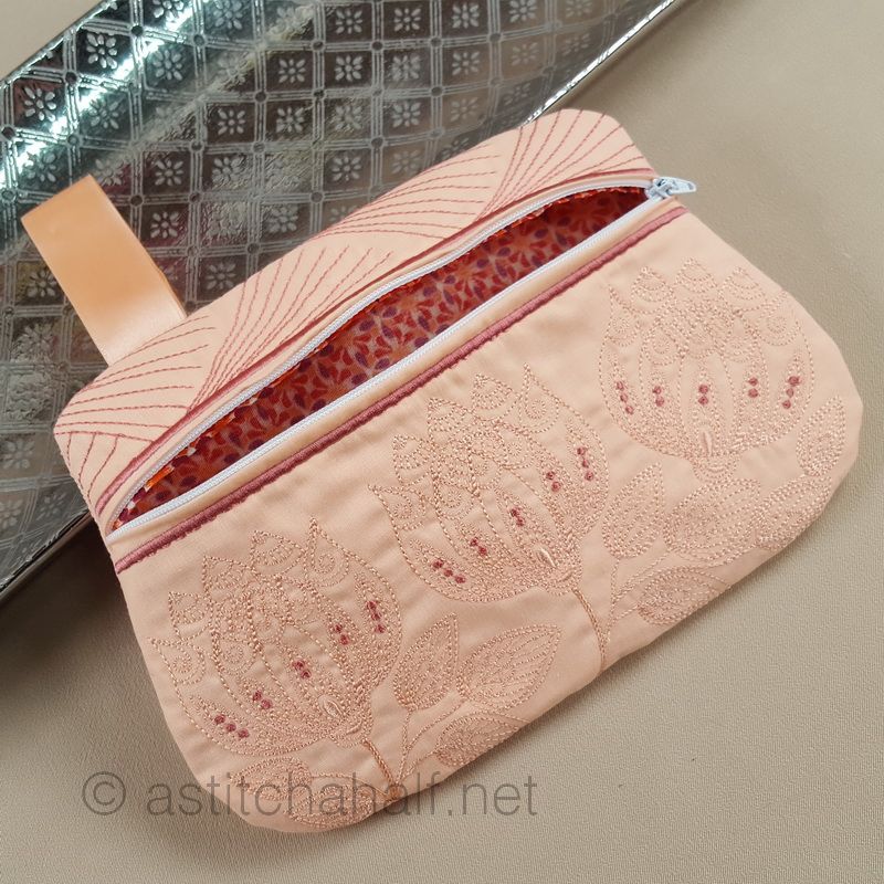 Protea Parade ITH Wrist Purse