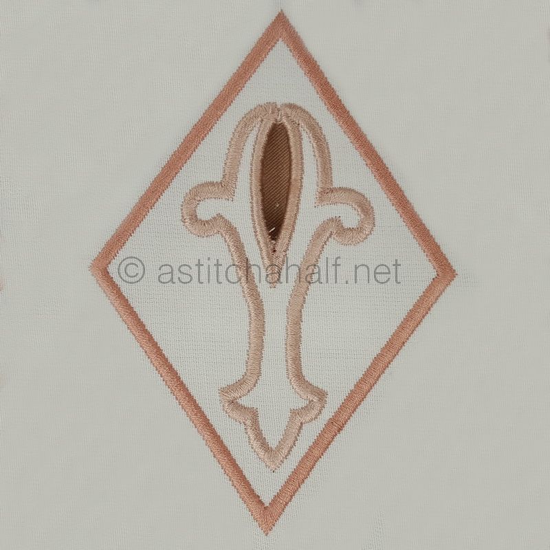 Richelieu Cutwork Monogram Y