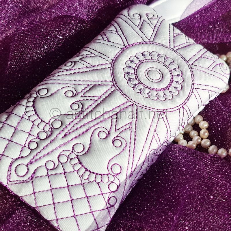 Midnight Sun ITH Zipper Purse