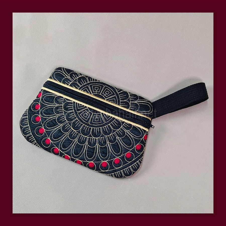 Solar Sensations all in the hoop Zipper Pouch