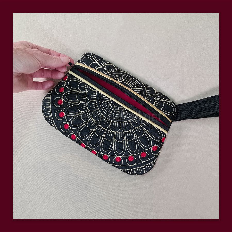 Solar Sensations all in the hoop Zipper Pouch