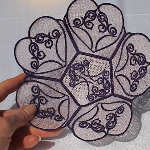 Freestanding Lace Love Bowl Charming