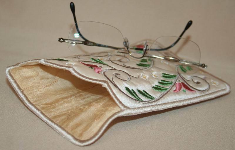 Elegant Foliage Eyeglass Case - a-stitch-a-half