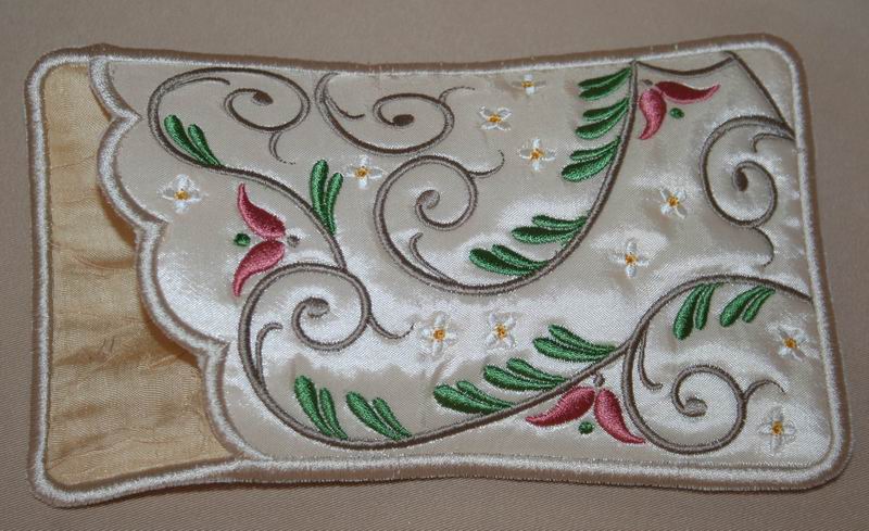 Elegant Foliage Eyeglass Case - a-stitch-a-half