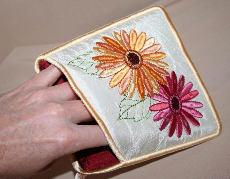 Gerbera Potholders - a-stitch-a-half