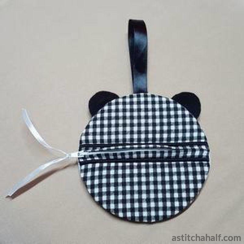 Bag a Panda ITH Zipper Bag - aStitch aHalf