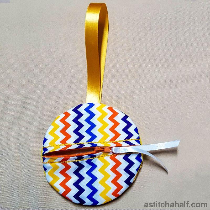 Emoji Friendly Nerd Bag with in-the-hoop Zipper - aStitch aHalf