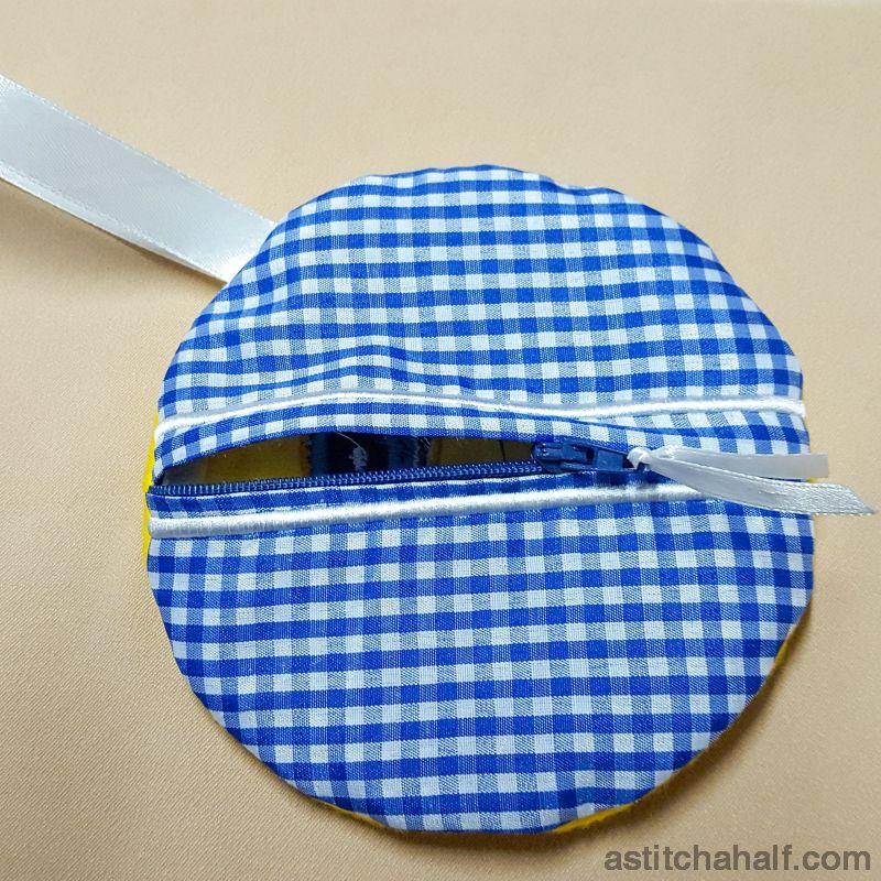 Emoji Smiley Bag with in the hoop zipper - aStitch aHalf