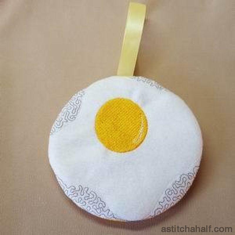 Fried Egg Bag with ITH Zipper - aStitch aHalf