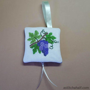 Grape Season Bag with ITH Zipper - aStitch aHalf