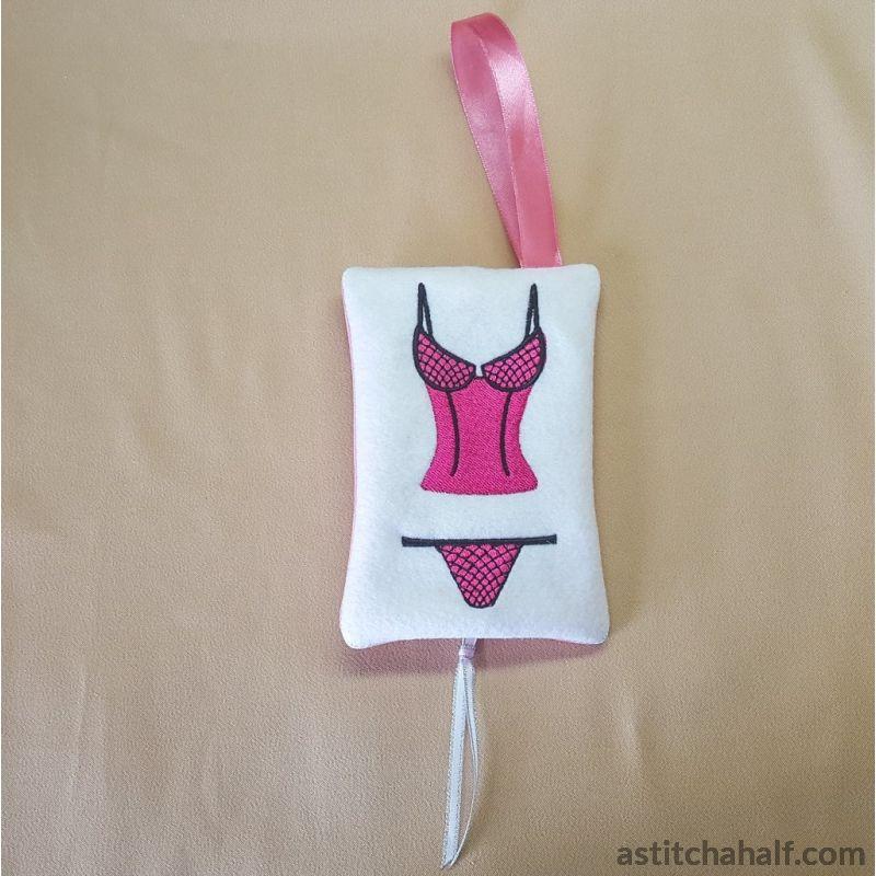 Lingerie Bag with ITH Zipper - aStitch aHalf
