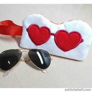 Lovely Eyeglass Case with ITH Zipper - aStitch aHalf
