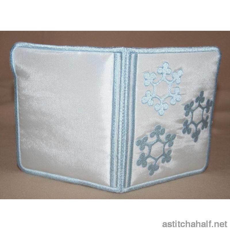 Snowflake Wallet - a-stitch-a-half